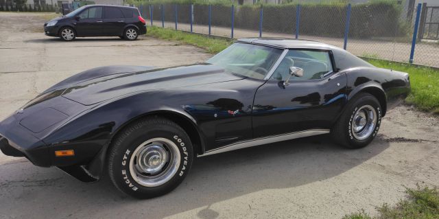 Czarna Chevrolet Corvette po realizacji w eMKa GLASS